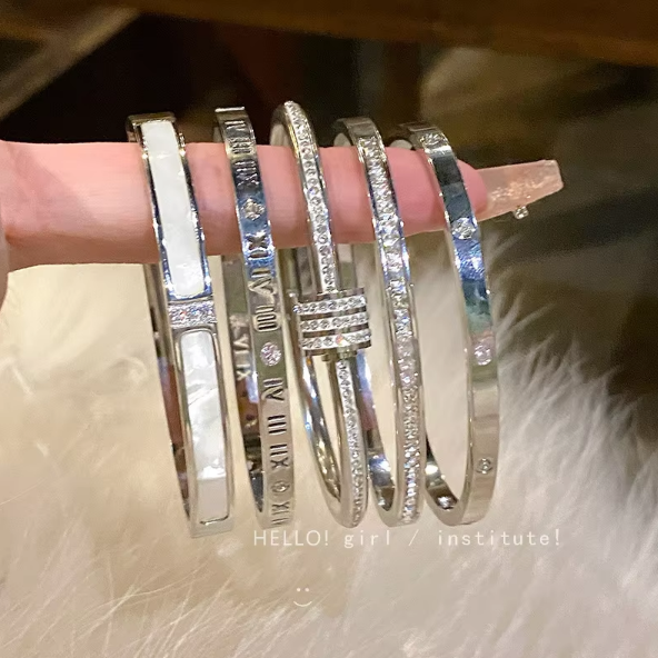 Lustre Elite Zircon Bangle – Luxury Edition