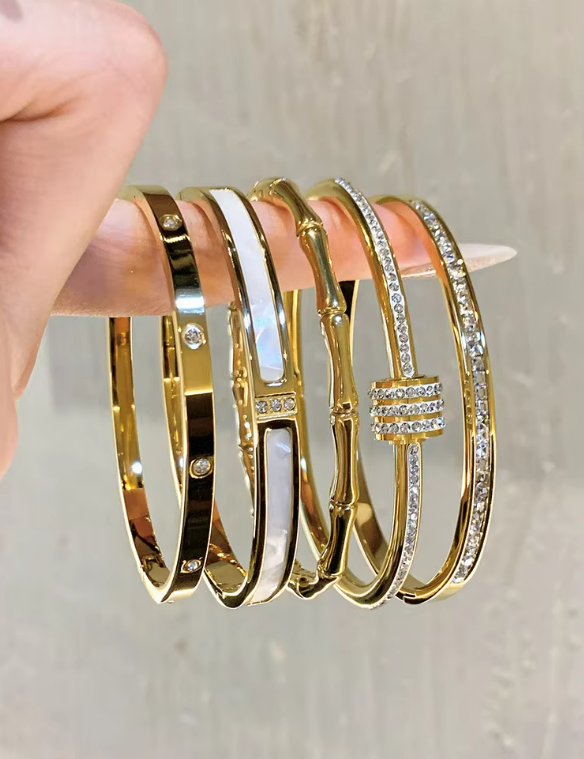 Lustre Elite Zircon Bangle – Luxury Edition