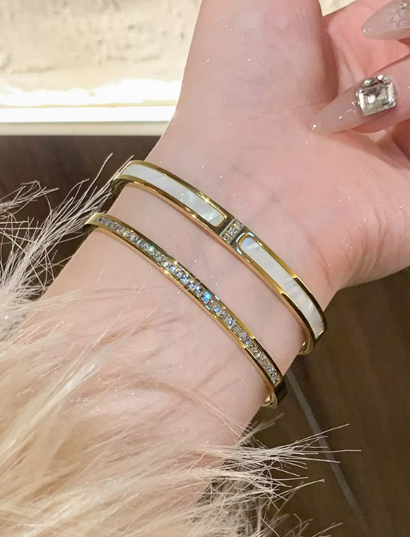 Lustre Elite Zircon Bangle – Luxury Edition