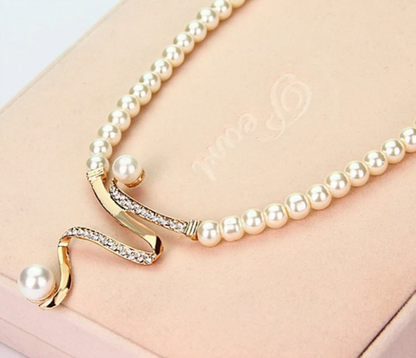 Eternal Radiance Pearl Jewelry Set