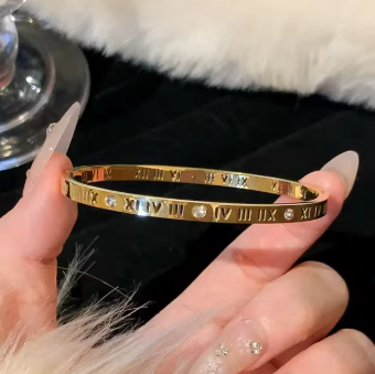 Lustre Elite Zircon Bangle – Luxury Edition